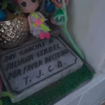 los muertos que hacen favores a los vivos tres historias milagrosas
