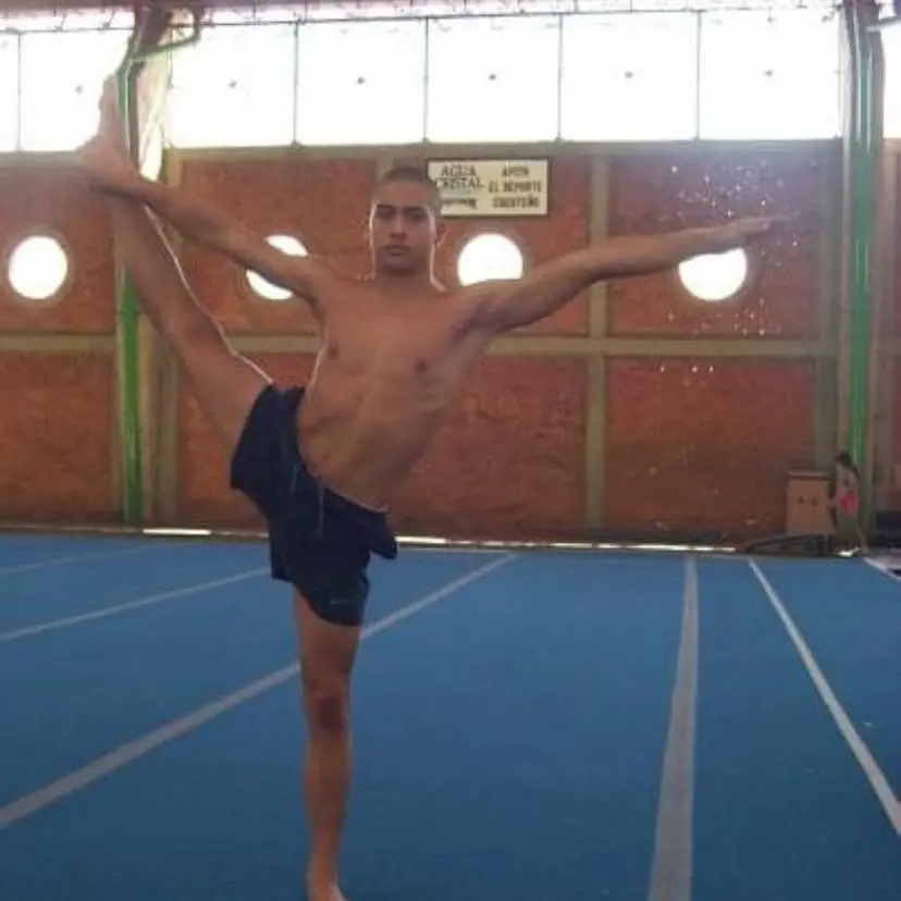 Jesús Romero en sus inicios como gimnasta